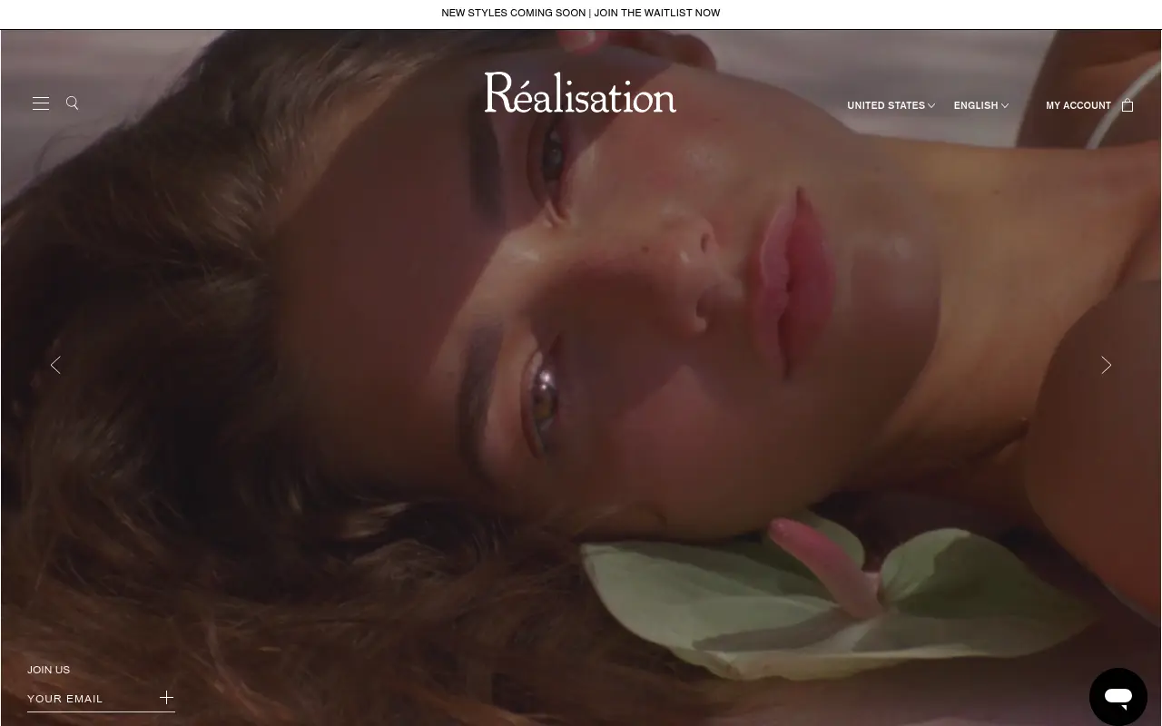 Realisation Par homepage with an editorial campaign image and a waitlist banner
